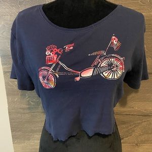 blue cropped tee shirt